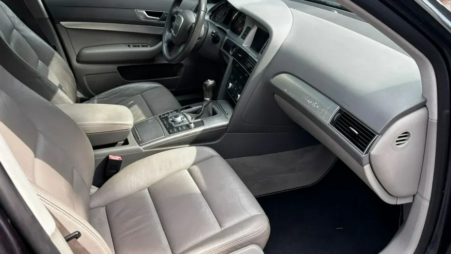 AUDI A6 -