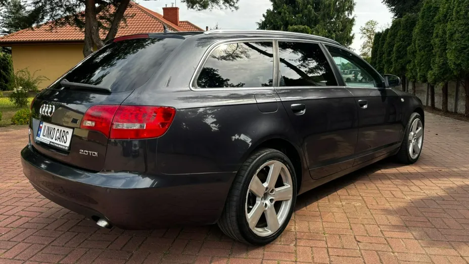 AUDI A6 -