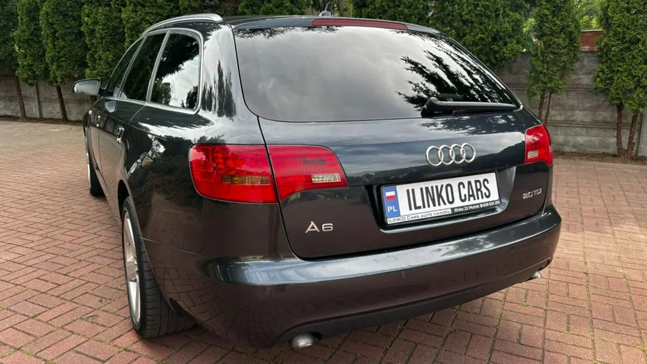 AUDI A6 -