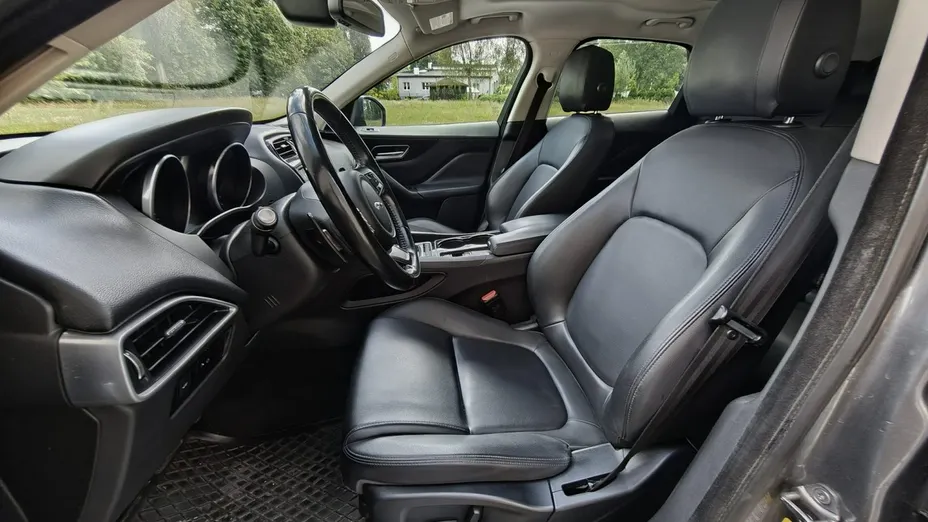 JAGUAR F-Pace -
