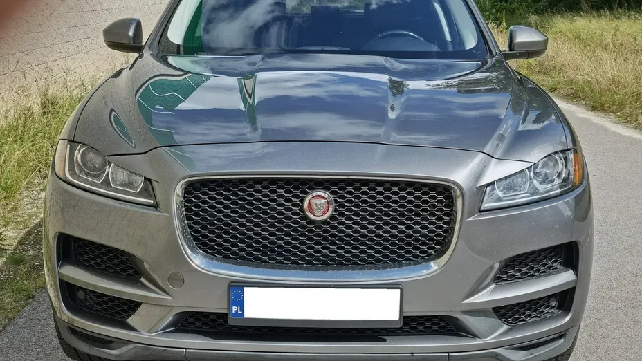 JAGUAR F-Pace -