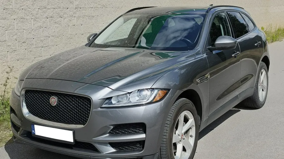 JAGUAR F-Pace -