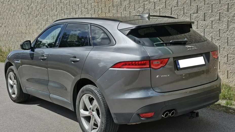 JAGUAR F-Pace -
