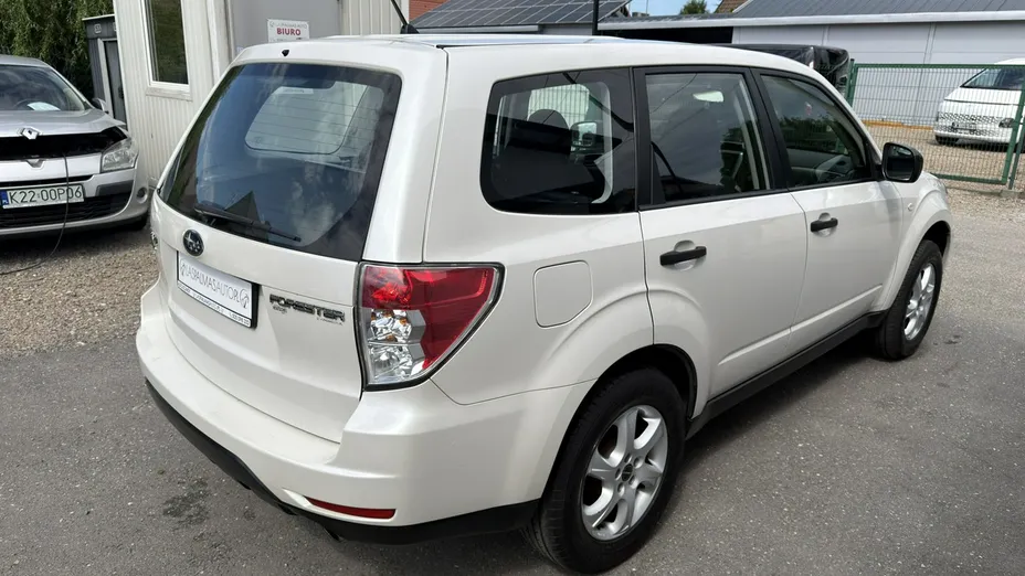SUBARU Forester -