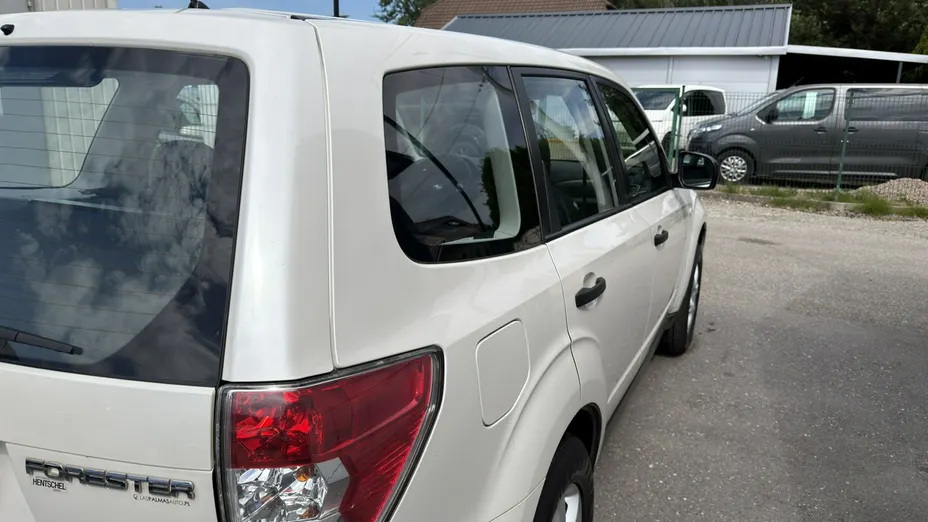 SUBARU Forester -