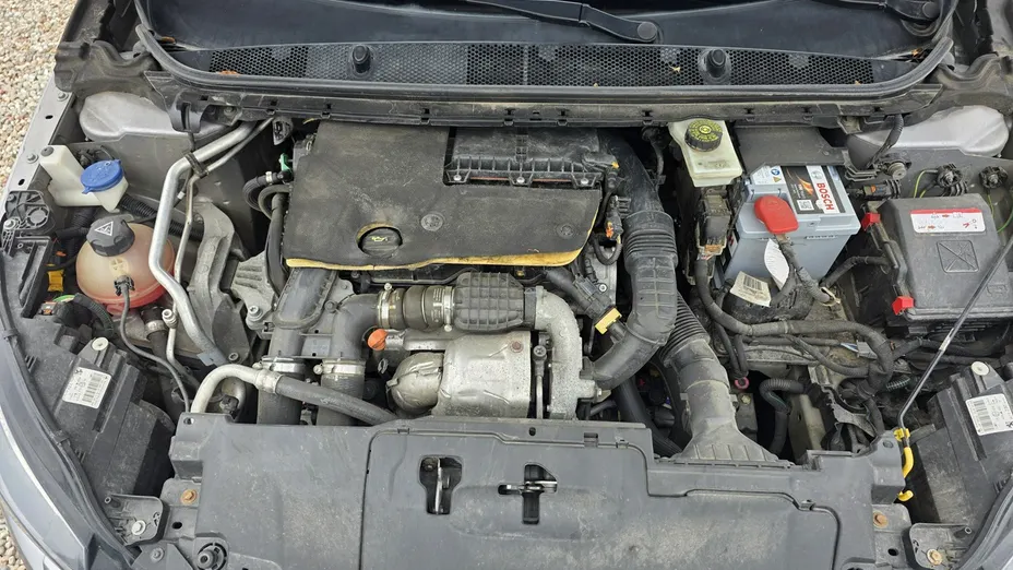PEUGEOT 308 -