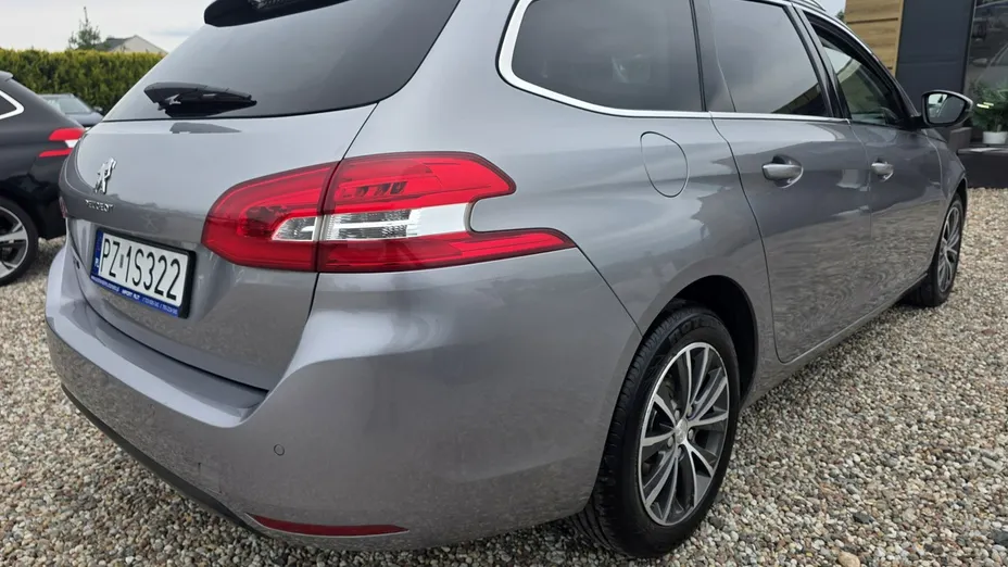 PEUGEOT 308 -