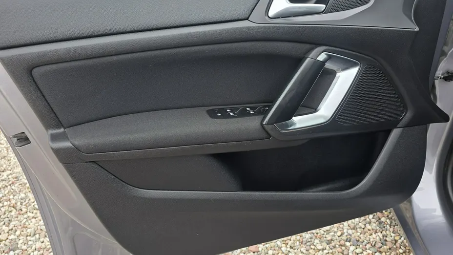 PEUGEOT 308 -
