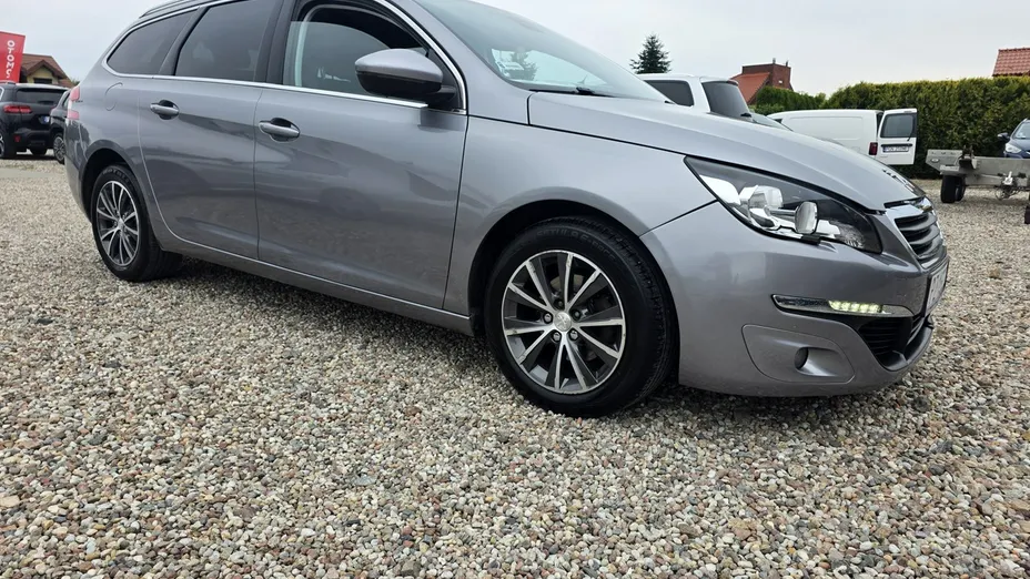 PEUGEOT 308 -