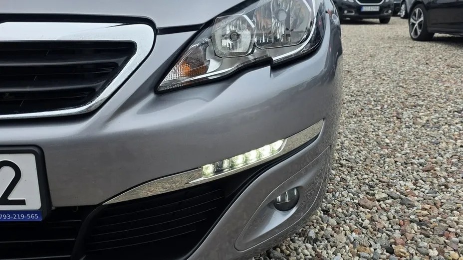 PEUGEOT 308 -