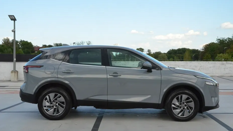 NISSAN Qashqai -