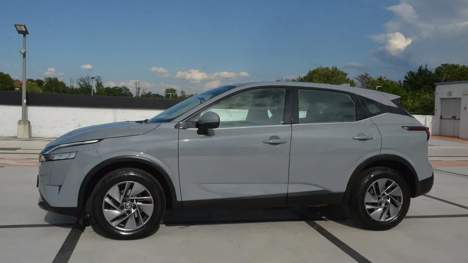 NISSAN Qashqai -