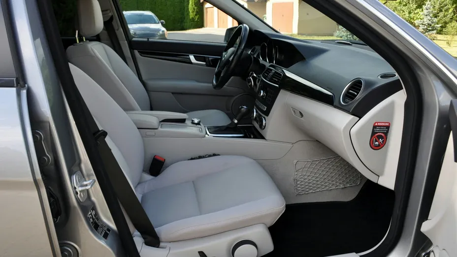 MERCEDES-BENZ C Klasa -