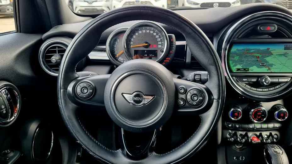 MINI Cooper -