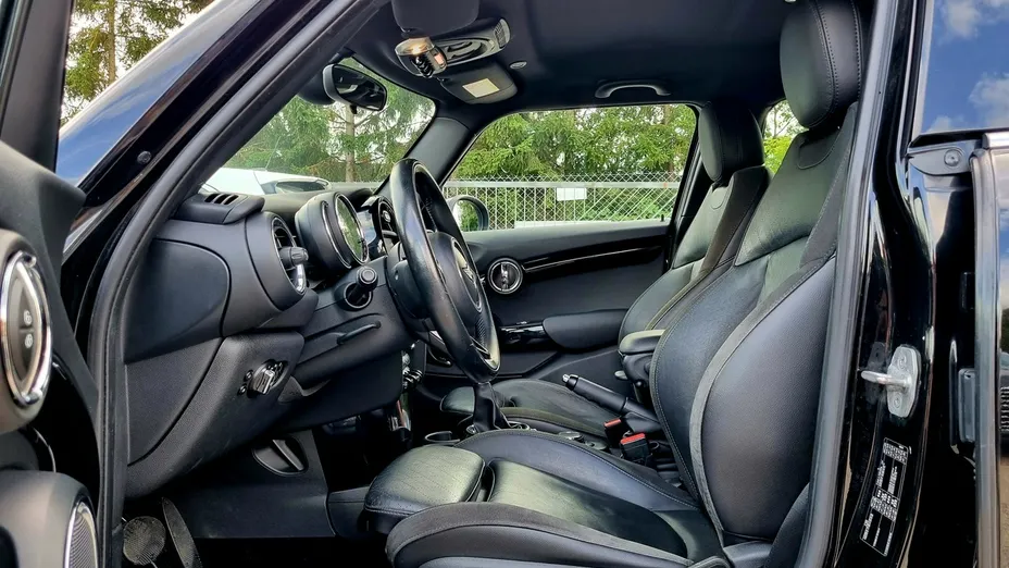 MINI Cooper -