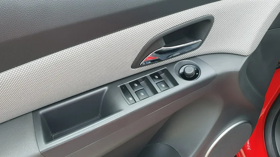 CHEVROLET Cruze -