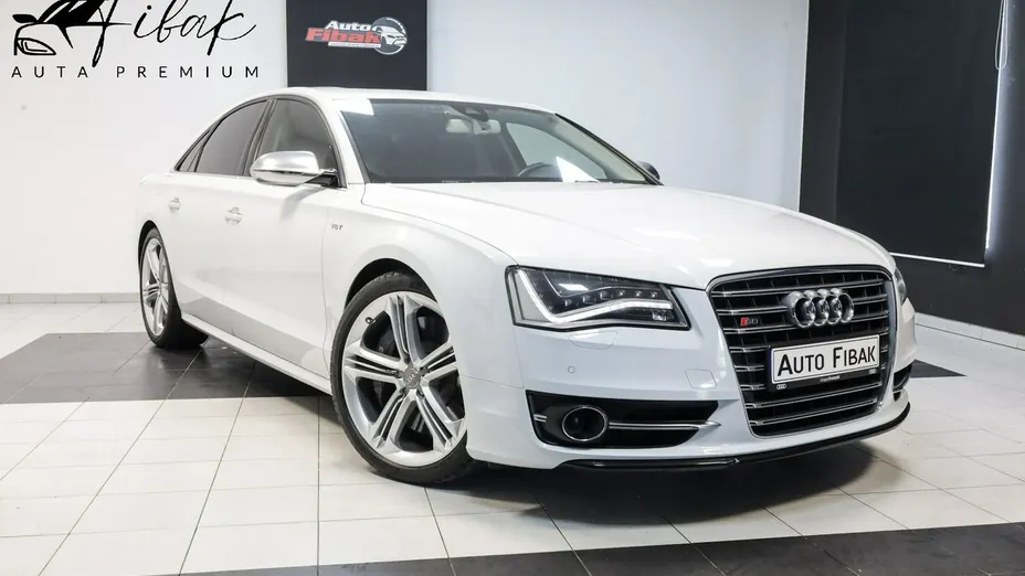 AUDI A8 -