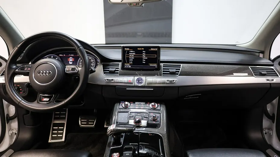 AUDI A8 -