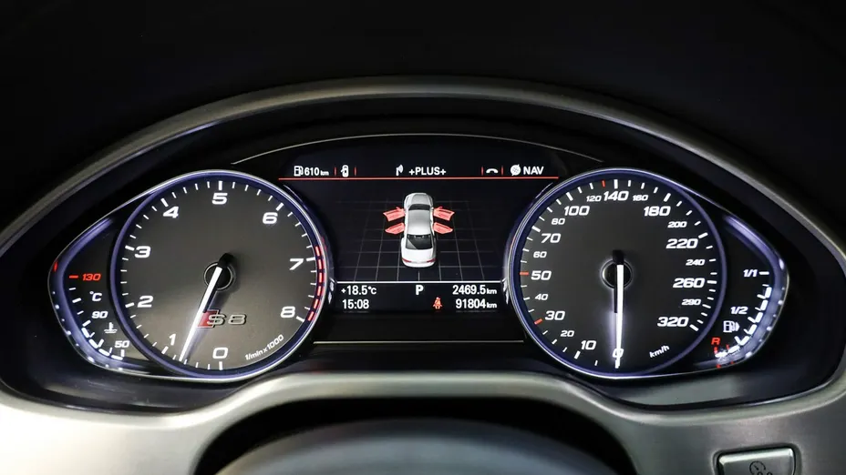 AUDI A8 -