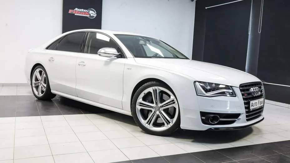 AUDI A8 -