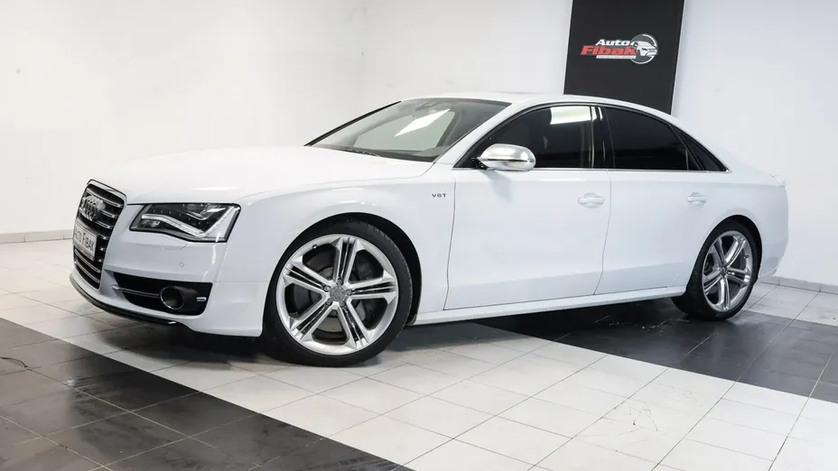 AUDI A8 -