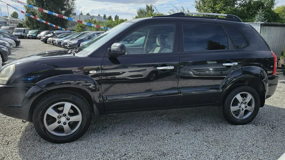 HYUNDAI Tucson -