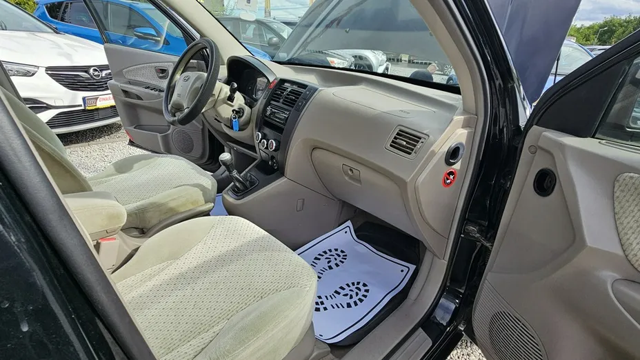 HYUNDAI Tucson -