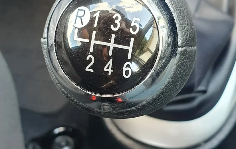 TOYOTA Yaris -