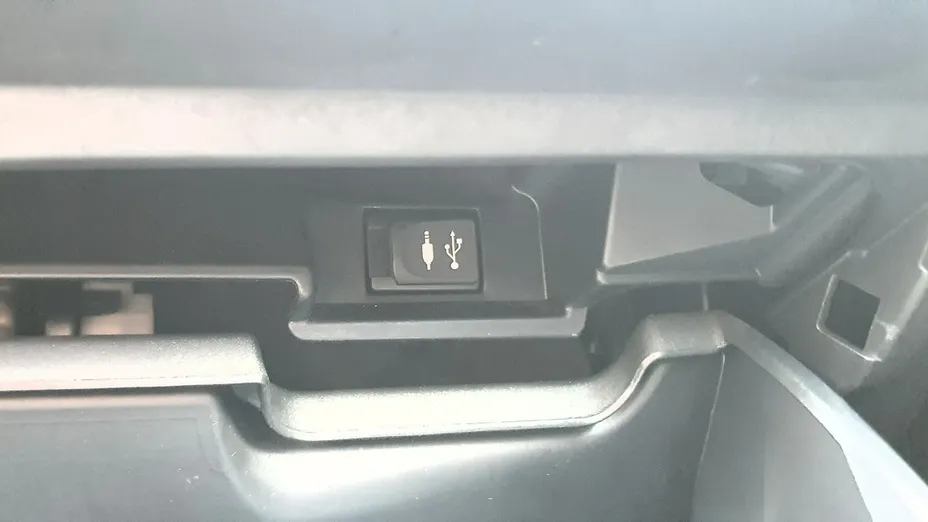 TOYOTA Yaris -