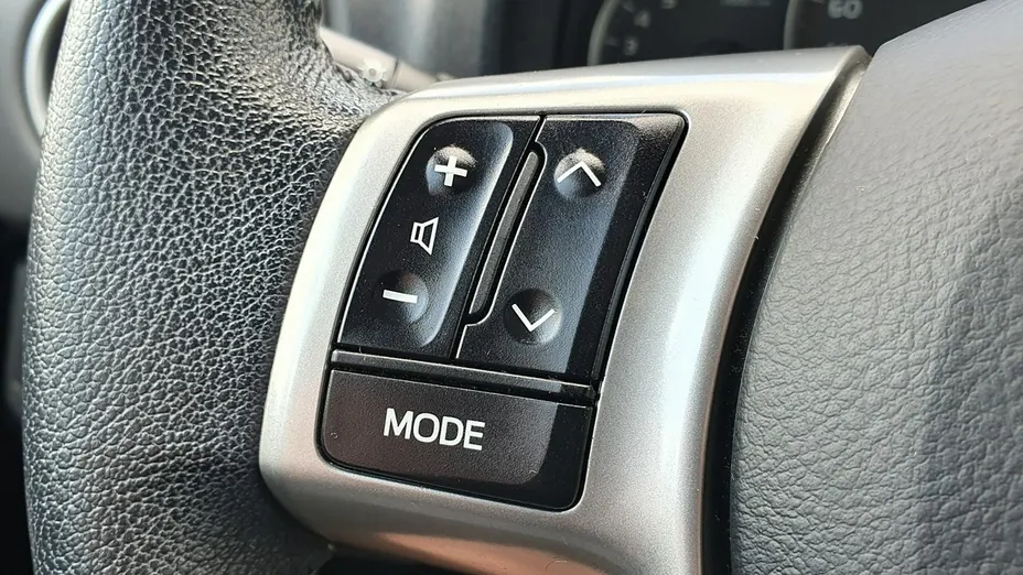 TOYOTA Yaris -