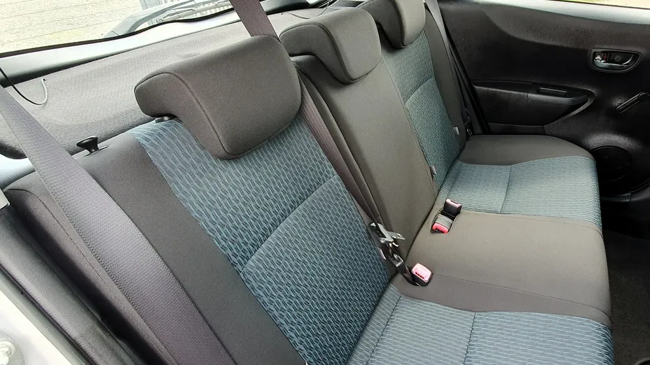 TOYOTA Yaris -