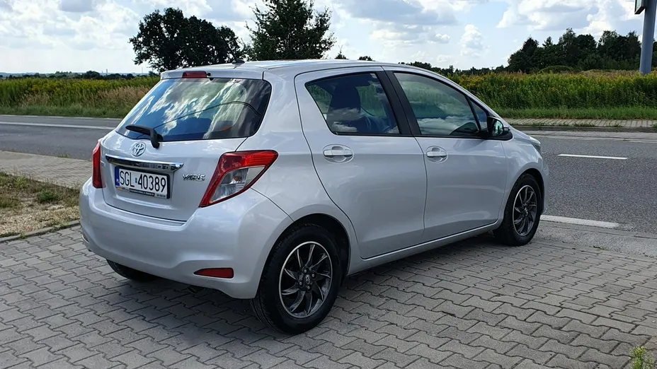 TOYOTA Yaris -