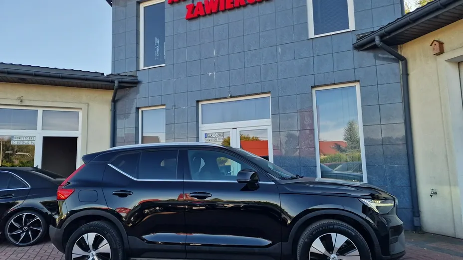 VOLVO XC40 -