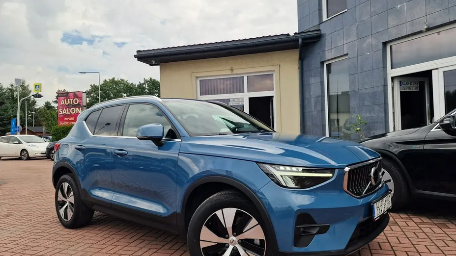 VOLVO XC40 -