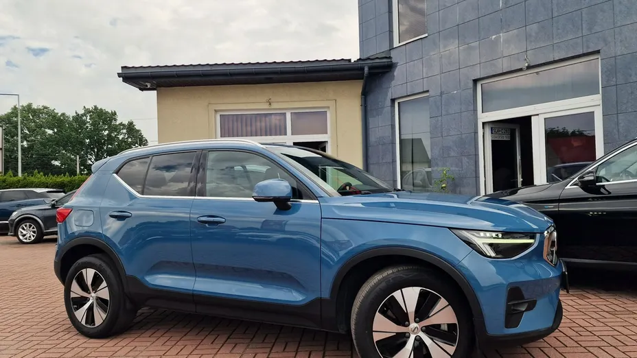 VOLVO XC40 -