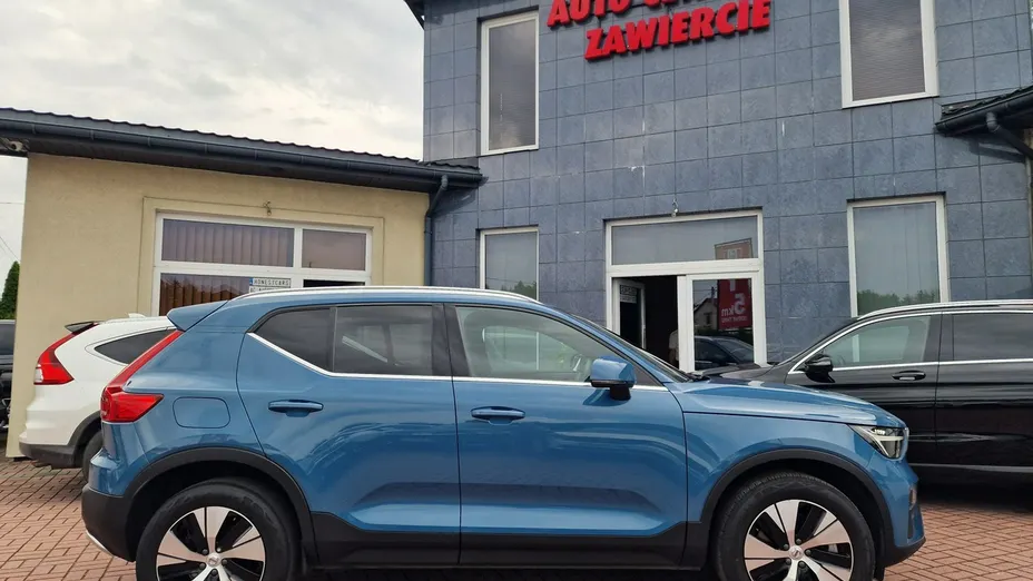 VOLVO XC40 -