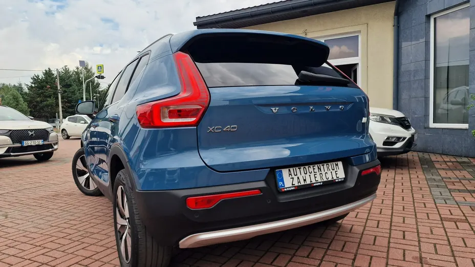 VOLVO XC40 -
