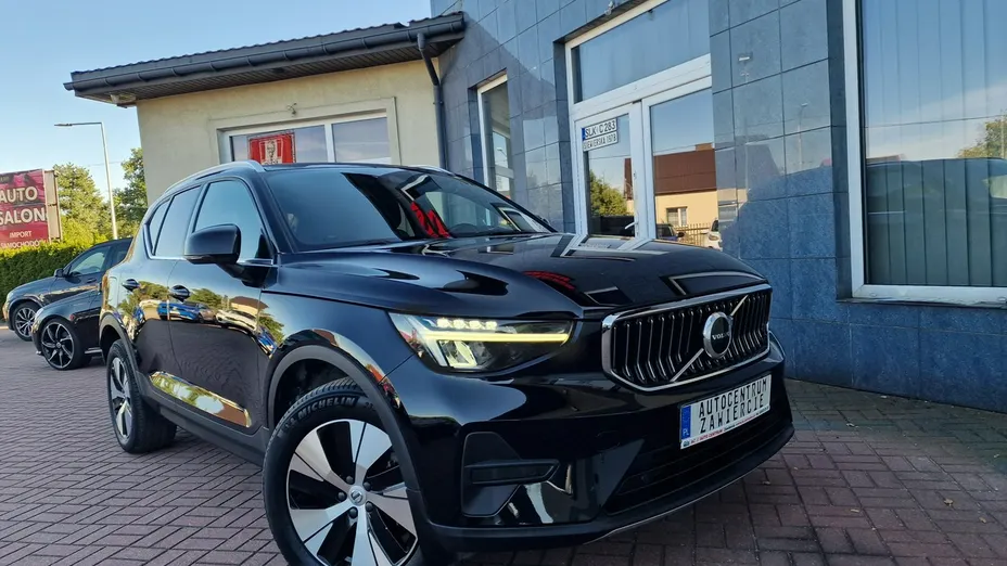 VOLVO XC40 -
