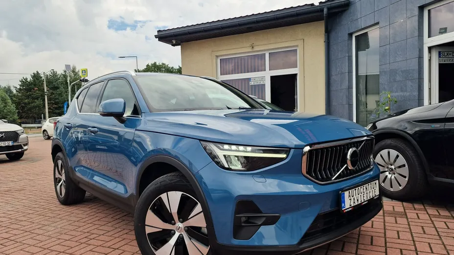 VOLVO XC40 -