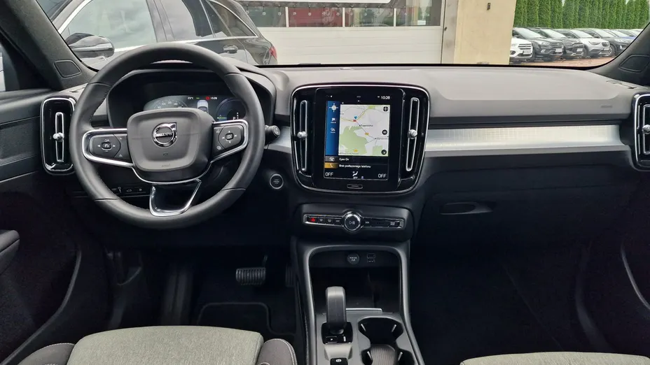 VOLVO XC40 -
