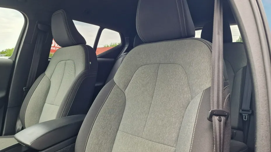 VOLVO XC40 -