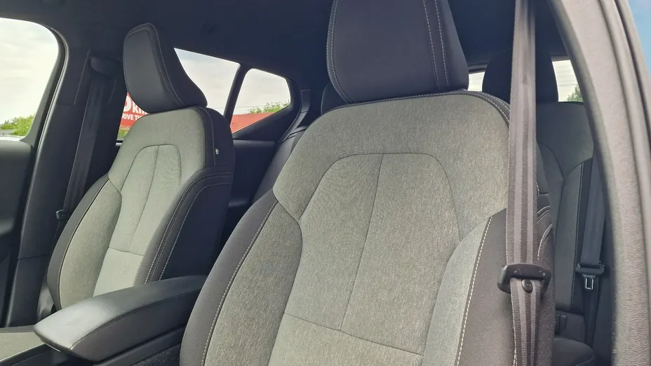 VOLVO XC40 -