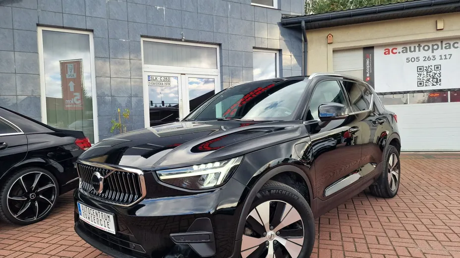 VOLVO XC40 -