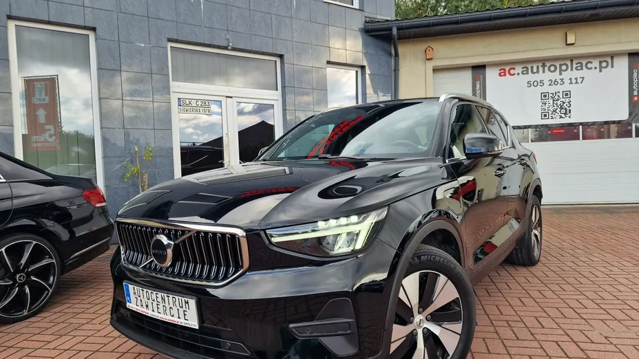 VOLVO XC40 -