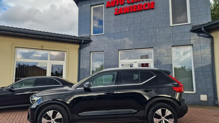 VOLVO XC40 -