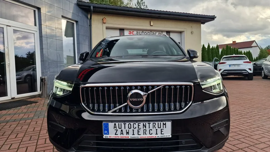 VOLVO XC40 -
