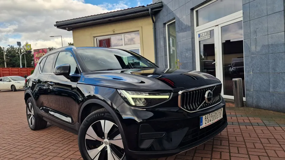 VOLVO XC40 -