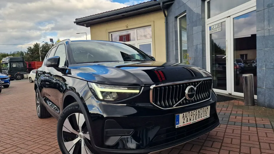 VOLVO XC40 -