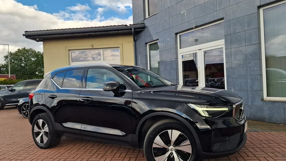 VOLVO XC40 -
