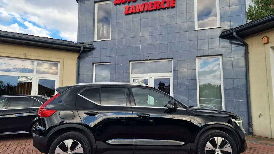 VOLVO XC40 -
